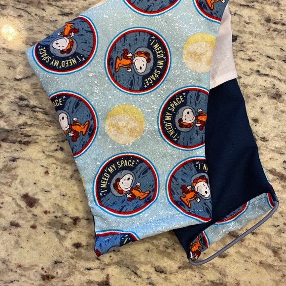 (Elastic) Snoopy Fabric Face Mask w/ Filter Pocket - Picture 7 of 7